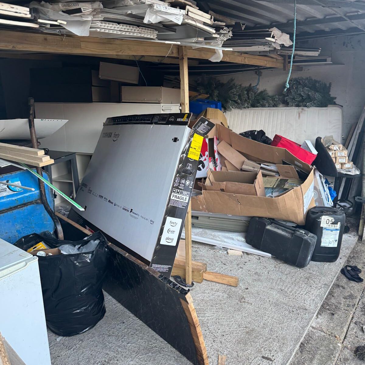 Garage clearance waste removal in Bournemouth. Efficiently clearing clutter and unwanted items from.